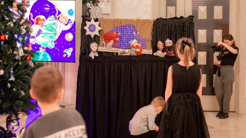 «Космическая Елка»: волонтеры Церкви делятся светом Рождества