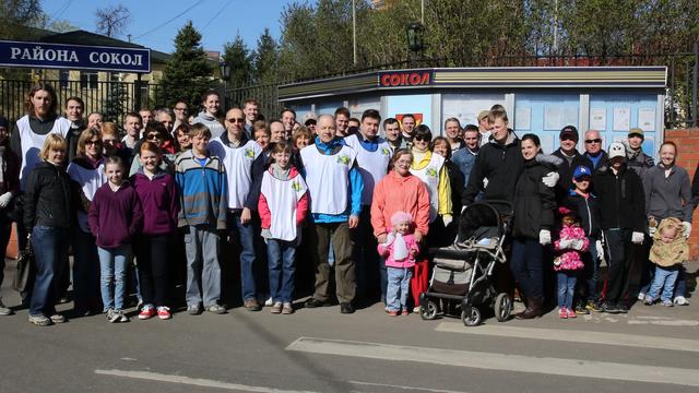 Мормоны участвуют в субботнике, в г. Москсве.