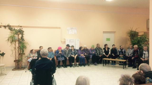 Мормоны Сибирских городов помогают пожилым людям ощутить дух Рождества