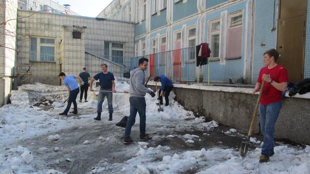 Мормоны Новосибирска помогают детскому дому фото